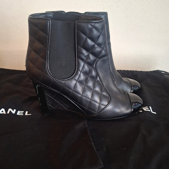 CHANEL Quilted Lambkskin Booties - Picture 5 of 16